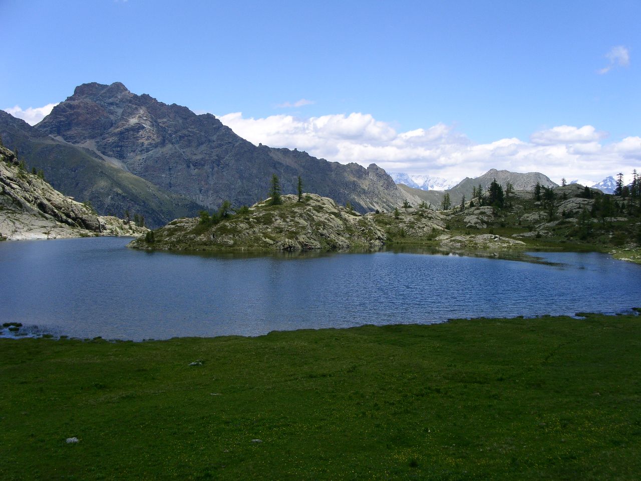 Il Lago Bianco nei pressi del rifugio Barbustel
